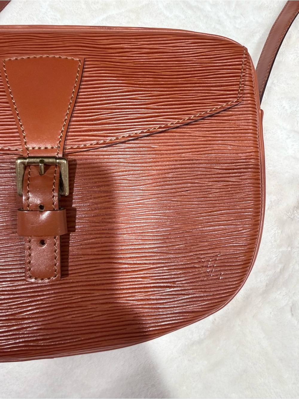 Vintage Louis Vuitton Epi Jeune Fille MM shoulder bag in Kenya Brown leather - Picture 2 of 10